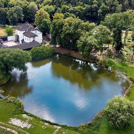 Penzion A Restaurace Belecky Mlyn Pteni Zewnętrze zdjęcie