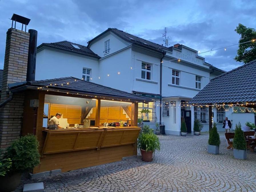 Penzion A Restaurace Belecky Mlyn Pteni Zewnętrze zdjęcie