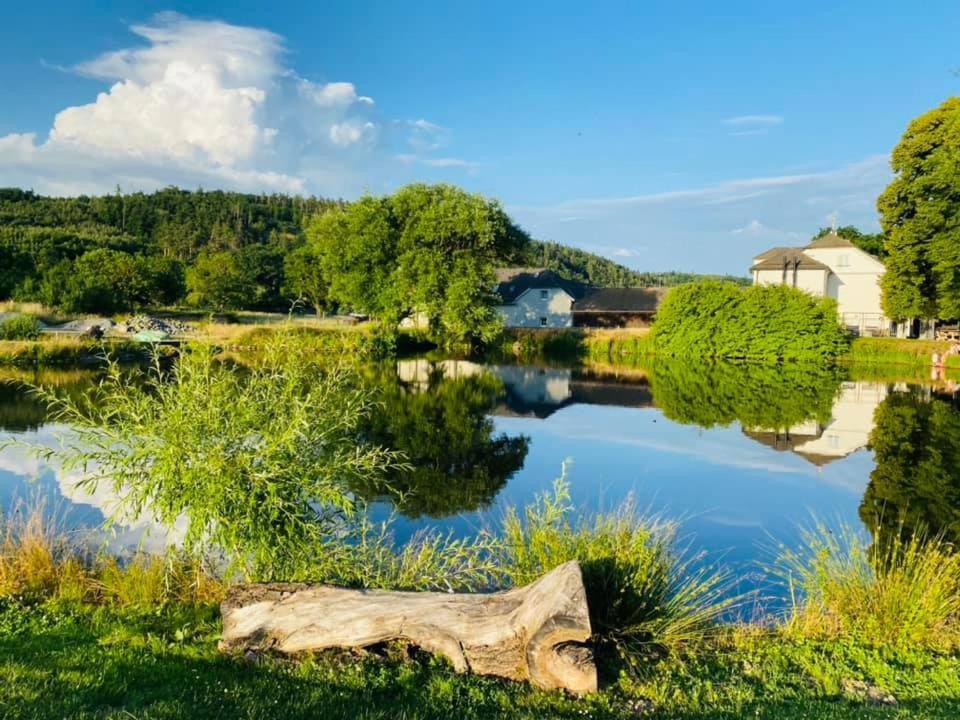 Penzion A Restaurace Belecky Mlyn Pteni Zewnętrze zdjęcie