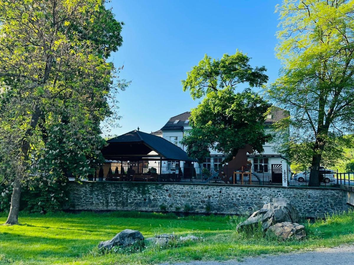 Penzion A Restaurace Belecky Mlyn Pteni Zewnętrze zdjęcie