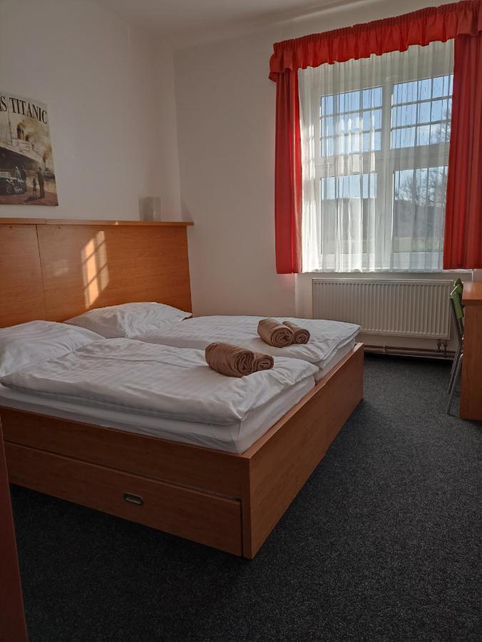 Penzion A Restaurace Belecky Mlyn Pteni Zewnętrze zdjęcie